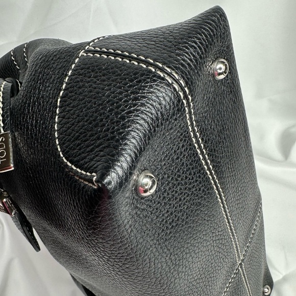 TOD'S BLACK LEATHER ICONIC PRINCESS DIANA SHOULDER BAG LIKE NEW ~EUC - Picture 11 of 17